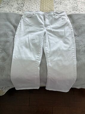 Cabi- Women's Straight-Leg White Jeans - Clean Everyday Style